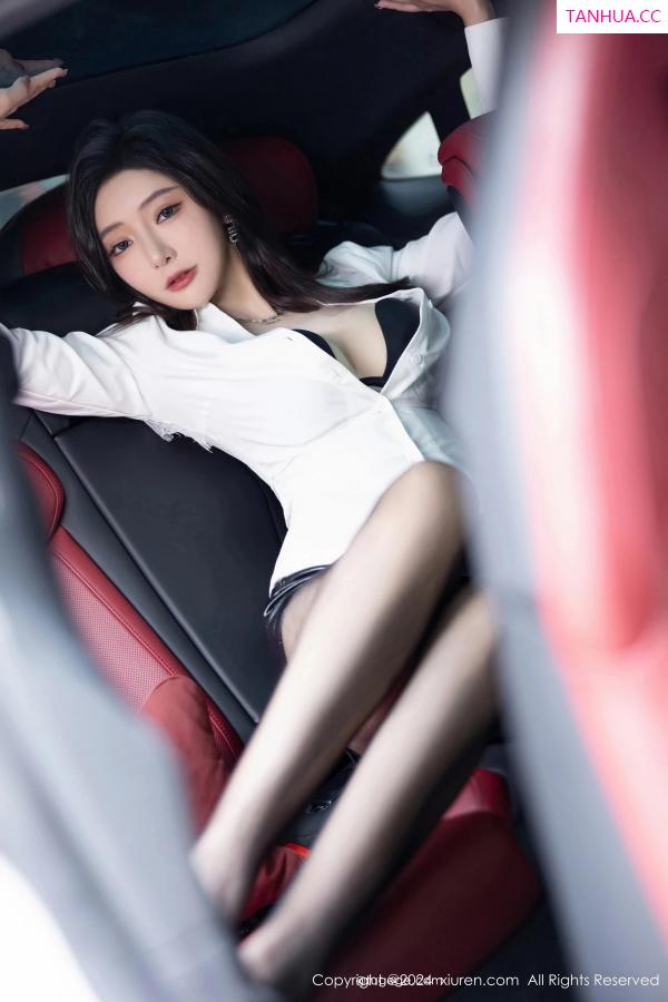 王馨瑶  [XiuRen]高清写真图 2024.03.29 No.8314 王馨瑶yanni 黑丝美腿第39张图片